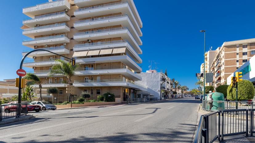 Exclusive Home with Sea Views in El Palo image 1